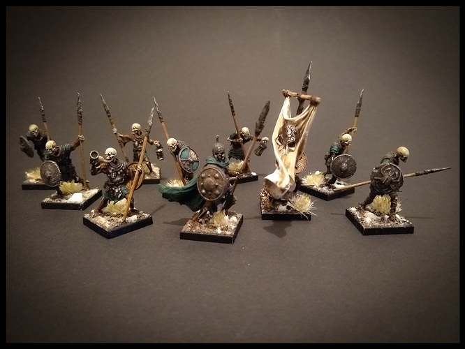 49329767_620560111707676_4612749662783275008_n